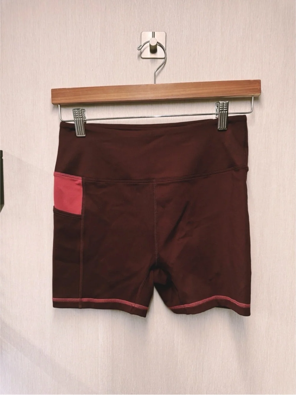 NWT Nike Dri-FIT High-Waisted 4